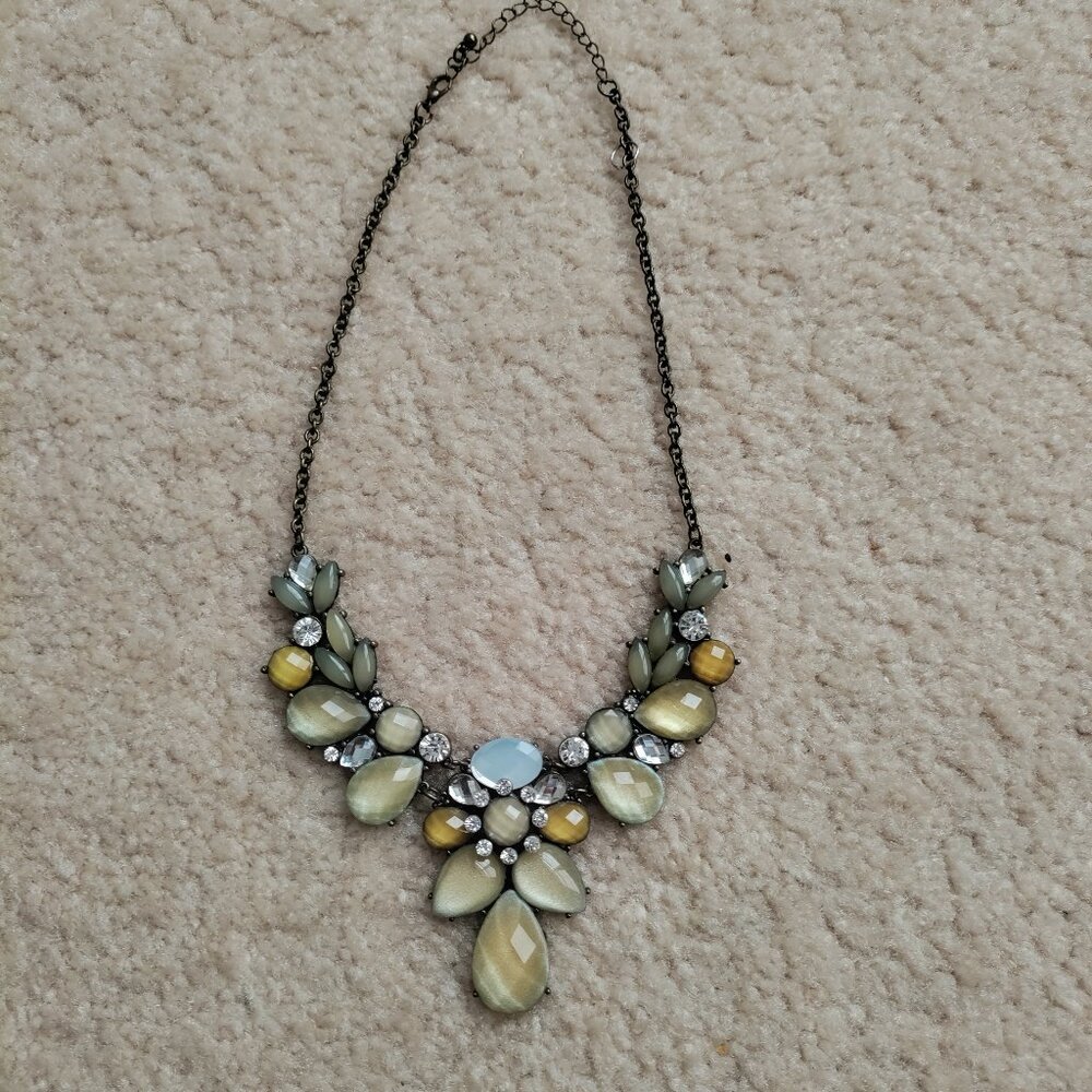 Women's Statement Necklace Cream Frosted, Gold Tone Stone Collar VGUC